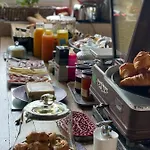 Le Prieure D'hotes Bed & Breakfast