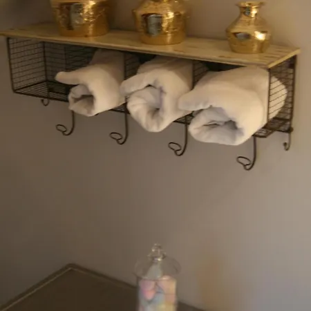 Le Prieure D'hotes Bed & Breakfast 3*